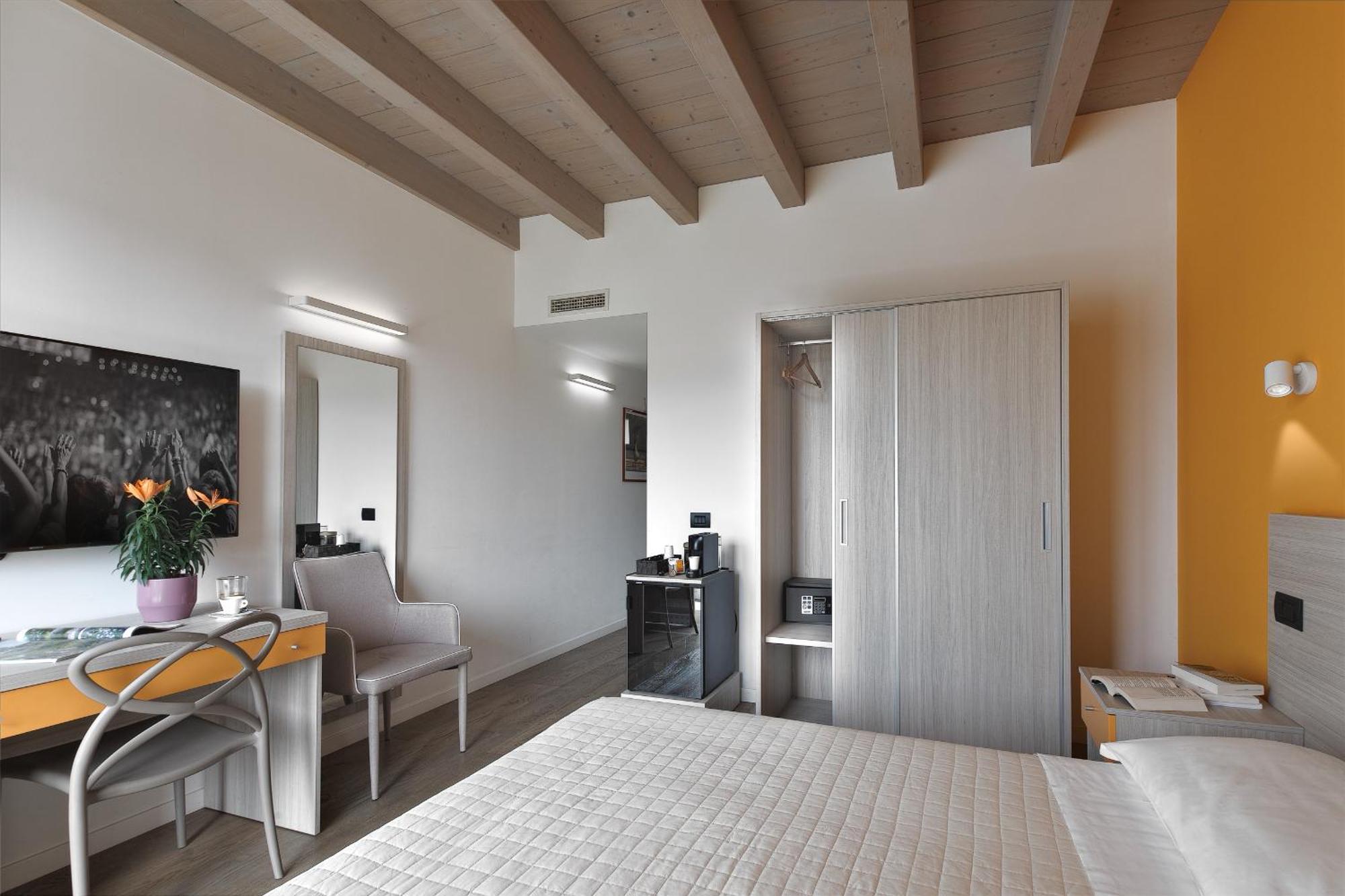 Residence Caffe Maya Maslianico Εξωτερικό φωτογραφία